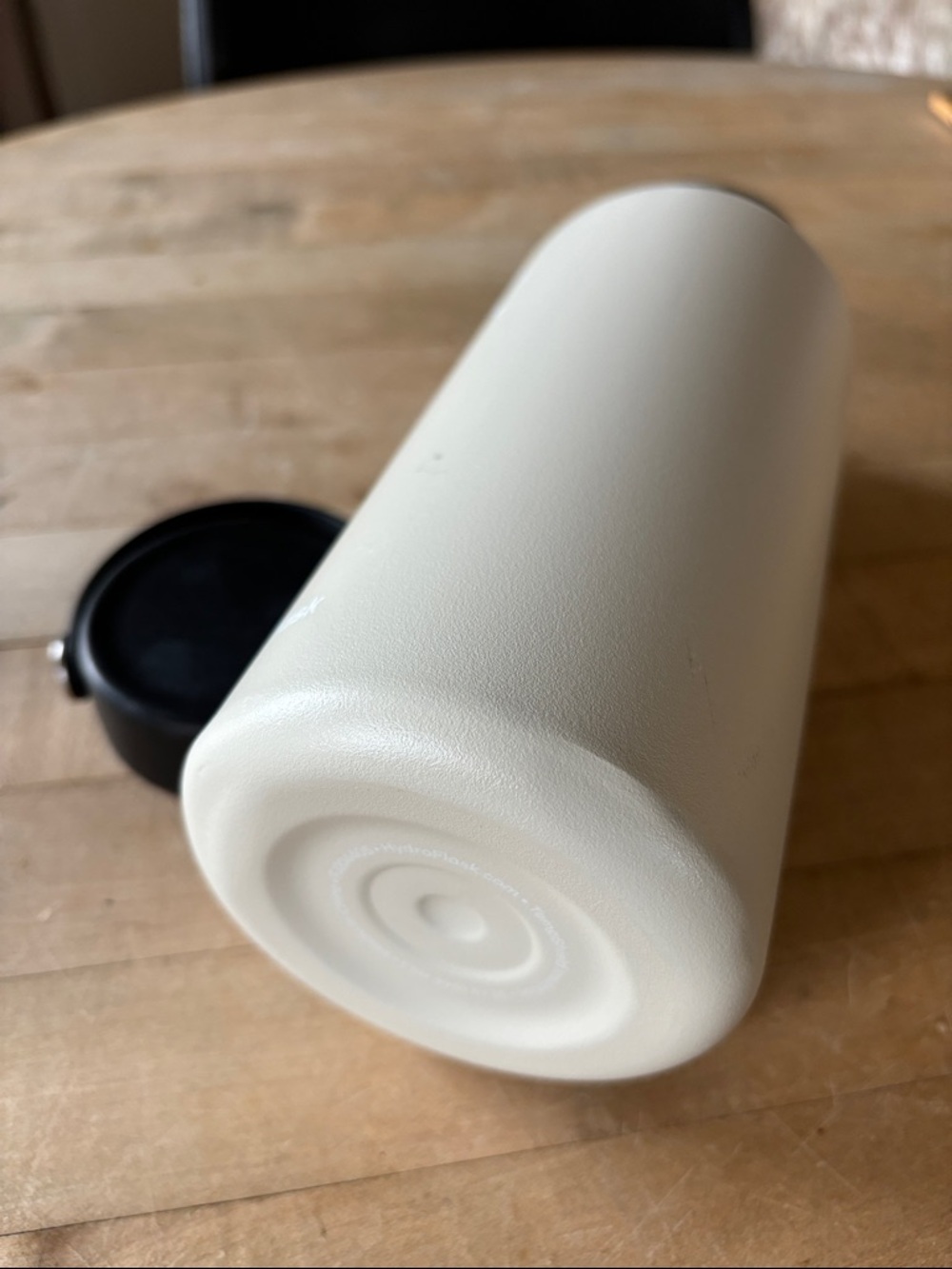 32oz Hydro Flask - Picture 3 of 5